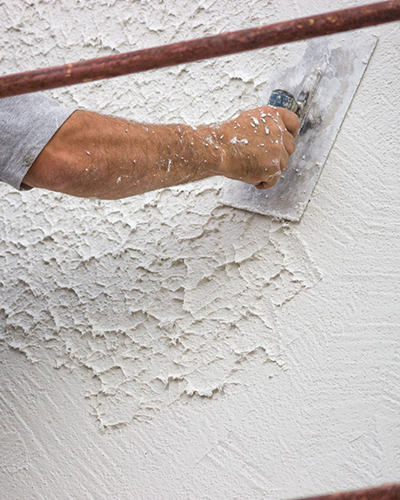 façade main travaux enduit