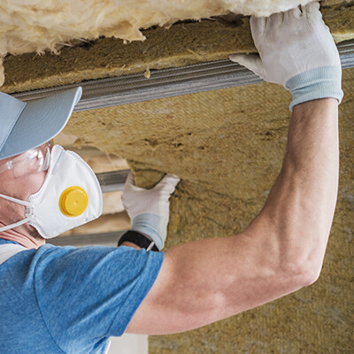 Homme masque isolation