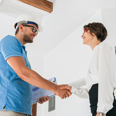 poignee de mains travaux