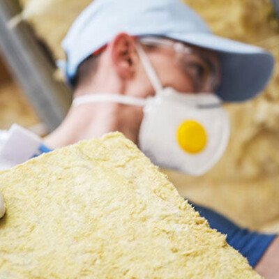 homme masque isolant